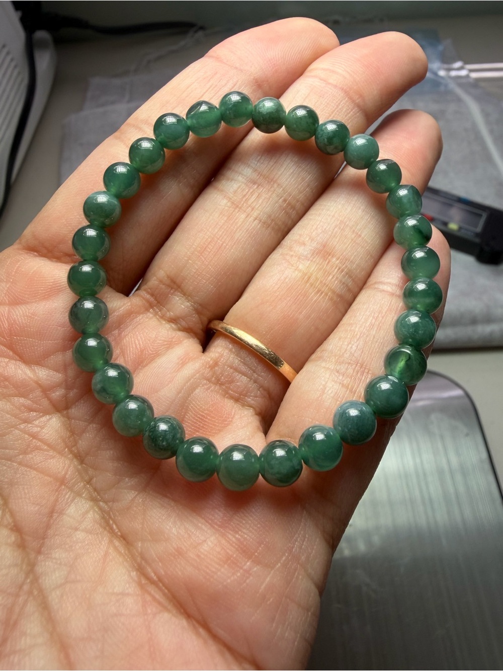 Natural Green Jade Beaded Stretch Bracelet (6mm)